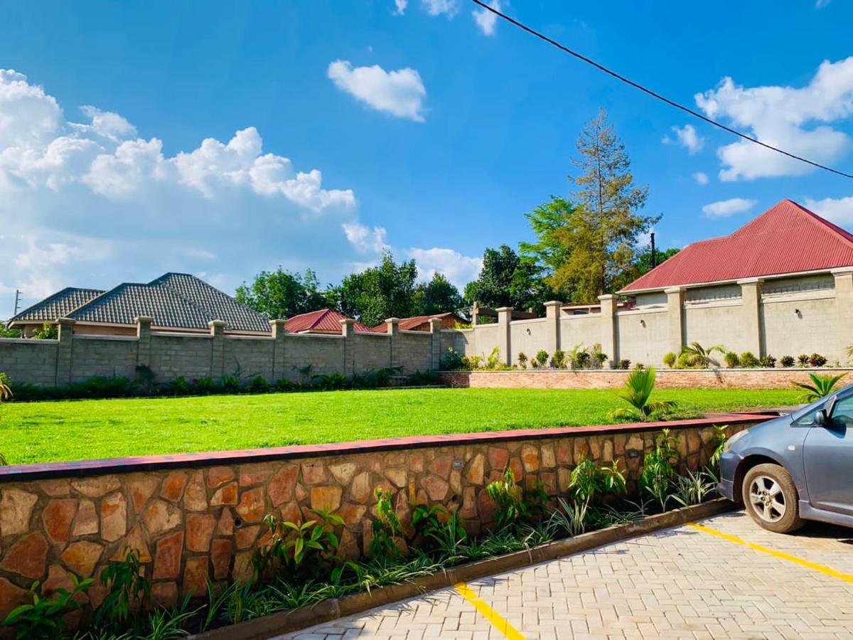 Golden Castle Hotel Hoima 외부 사진