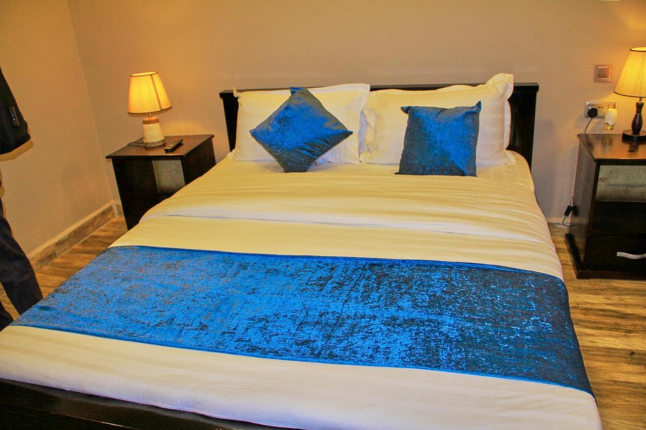 Golden Castle Hotel Hoima 외부 사진